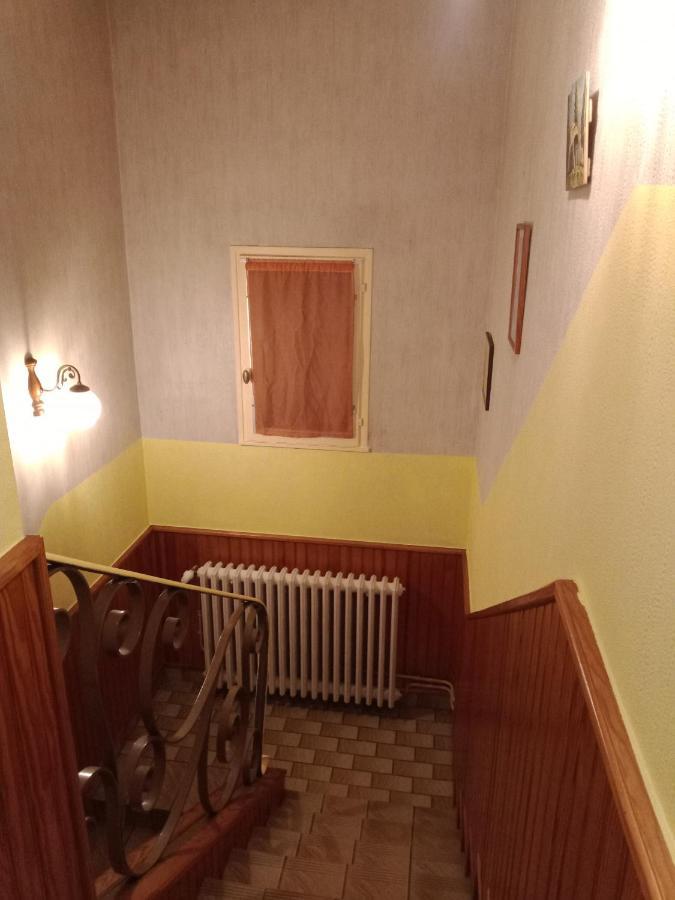 Maison Entiere Avec Parking, Garage Et Jardin Montluçon Εξωτερικό φωτογραφία