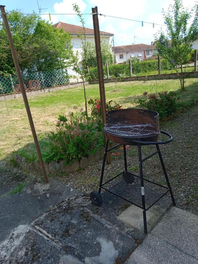 Maison Entiere Avec Parking, Garage Et Jardin Montluçon Εξωτερικό φωτογραφία