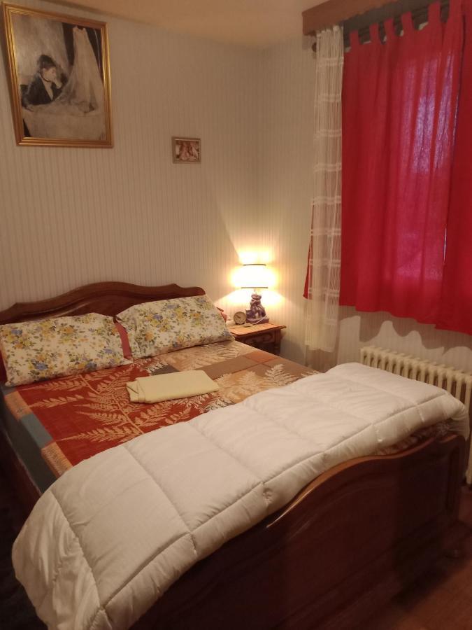 Maison Entiere Avec Parking, Garage Et Jardin Montluçon Εξωτερικό φωτογραφία