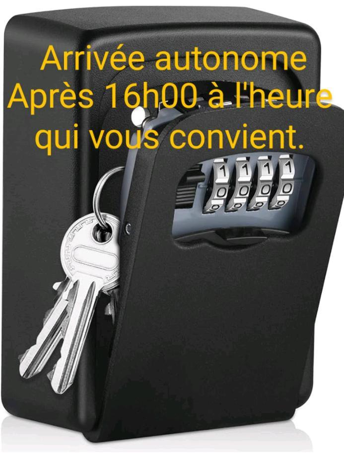 Maison Entiere Avec Parking, Garage Et Jardin Montluçon Εξωτερικό φωτογραφία